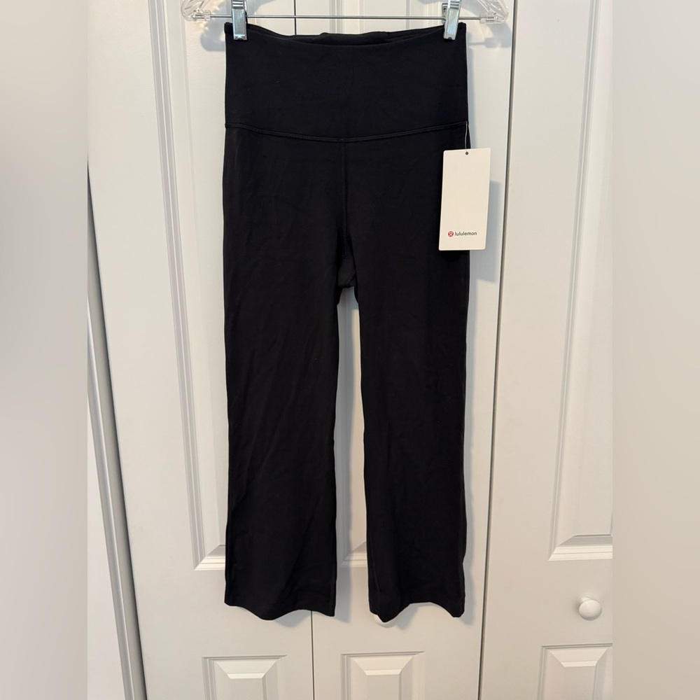 Lululemon Groove SHR Cropped 23”